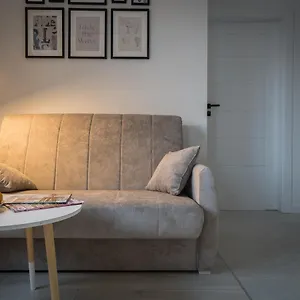 apartament-clever-2-kamienica-grochw.warsawhotelspoland.com/