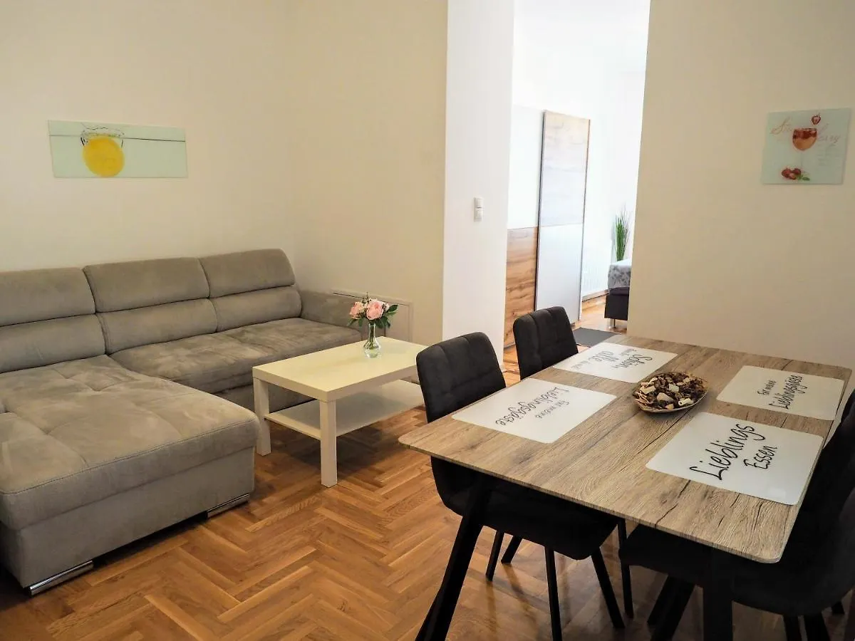 City Villa Schoenbrunn Apartments - Contactless 24H Check-In Vienna 0*,